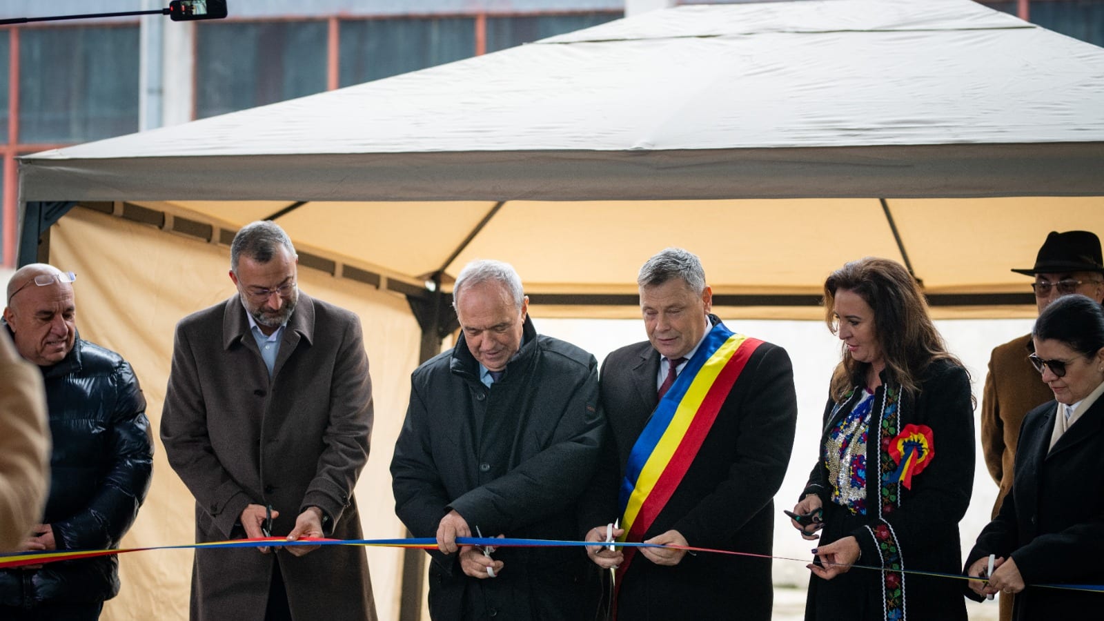 Ribbon cutting at the inauguration of the FEPRA industrial park in Brad, 1 December 2025